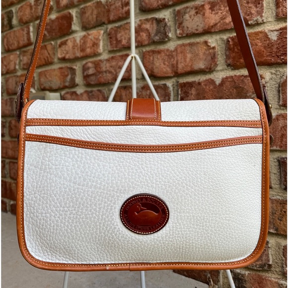 Vintage Dooney & Bourke AWL Leather Off White Tan Crossbody Saddle Bag - Picture 2 of 12